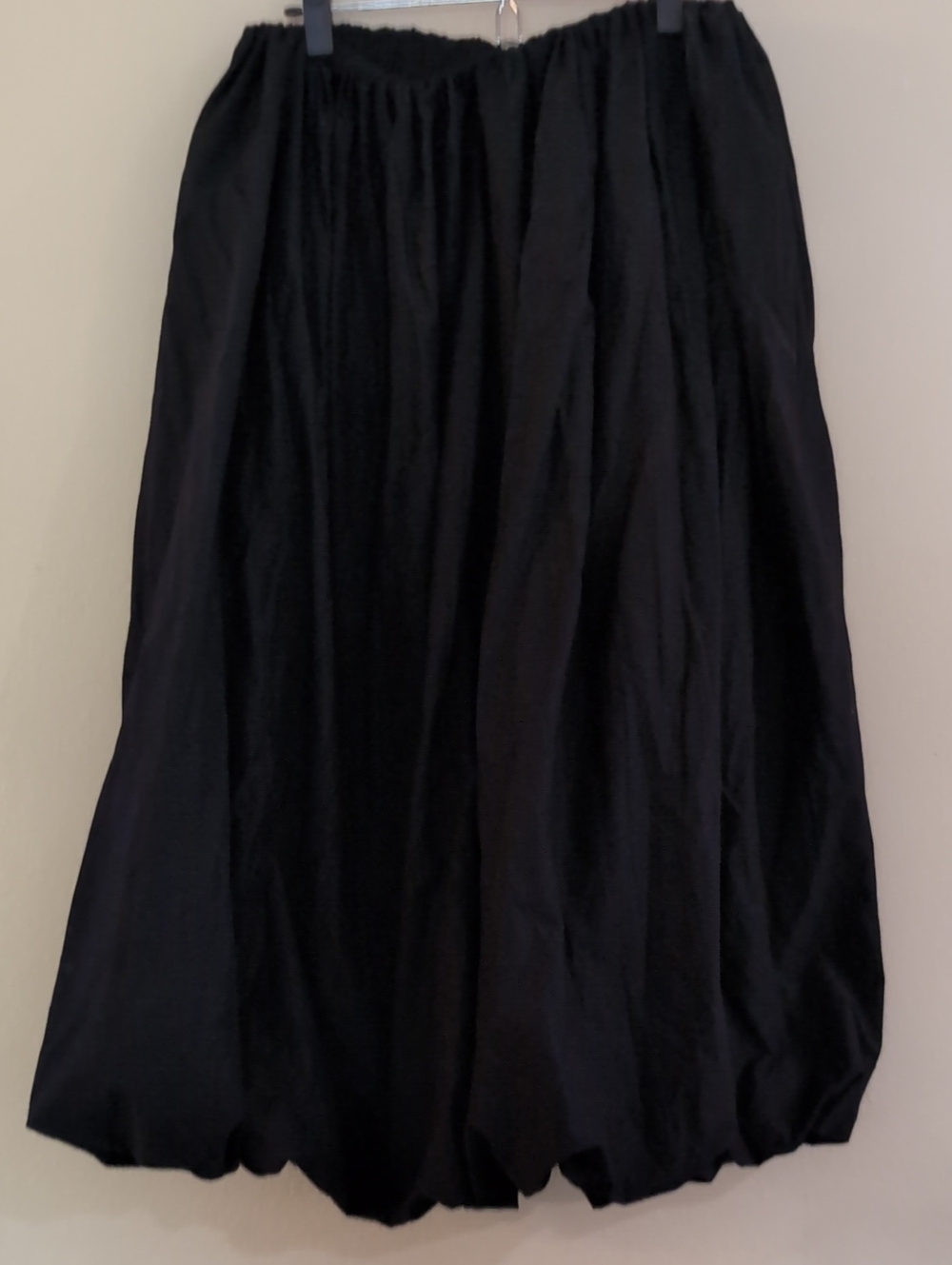LOFT Black Bubble-Hem Elastic Waist Midi Skirt NWT - Picture 3 of 3